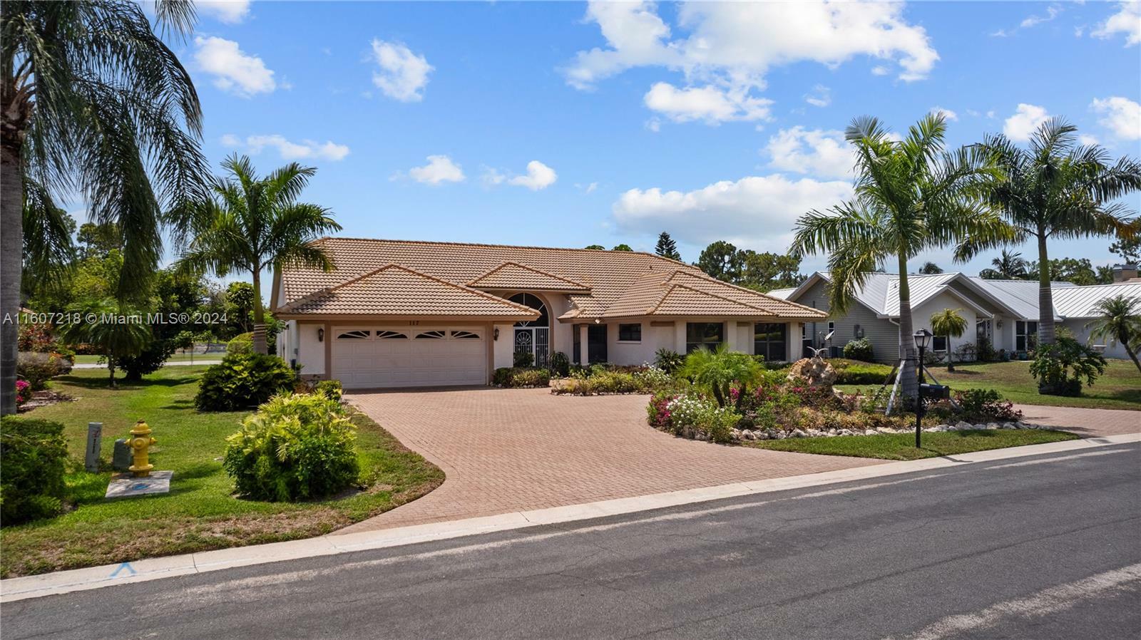 Property Photo:  117 Muirfield Cir  FL 34113 