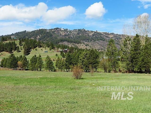 Property Photo:  91 Crosstimber Loop  ID 83622 