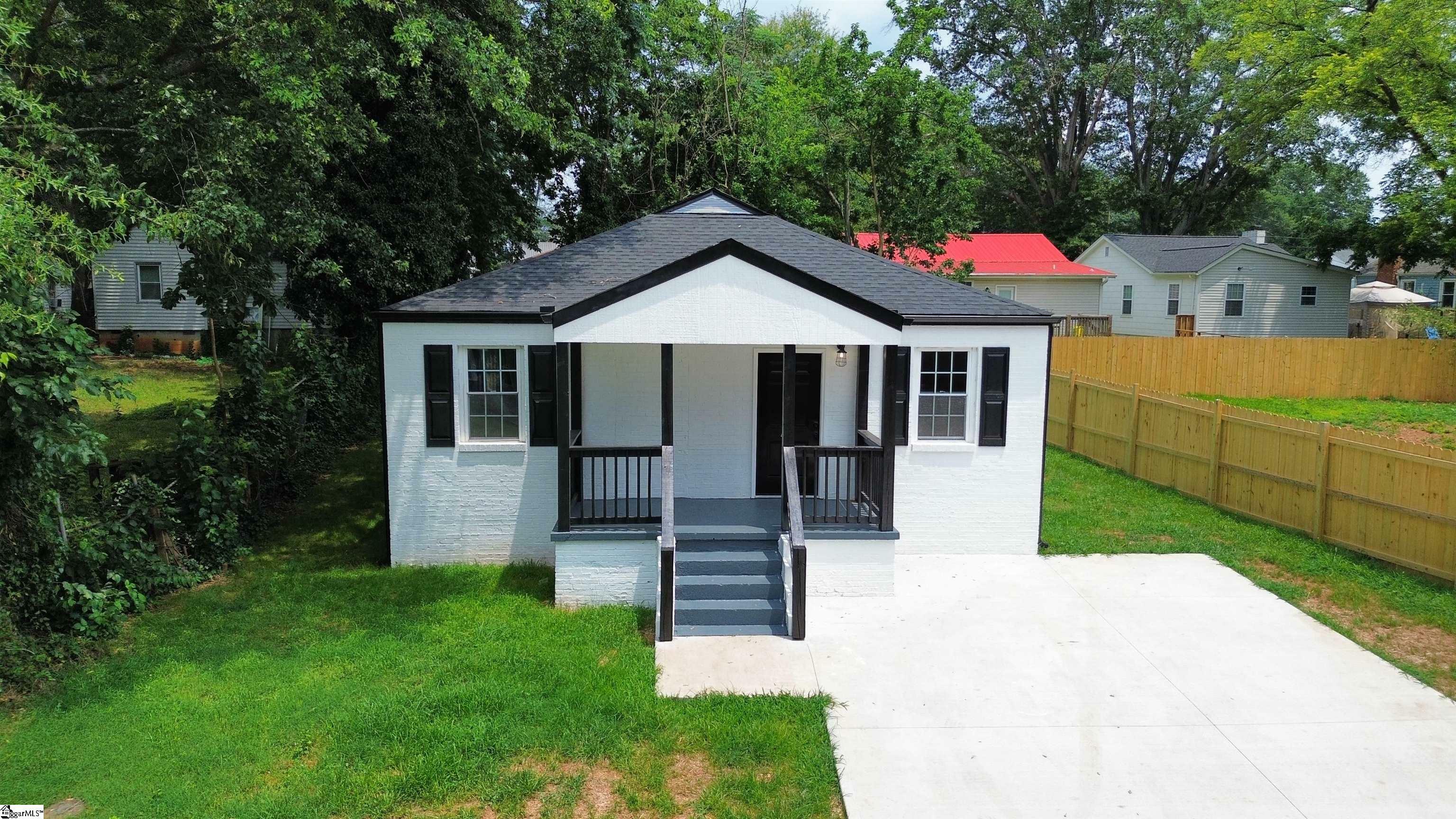 Property Photo: 401 Fair Street SC 29609