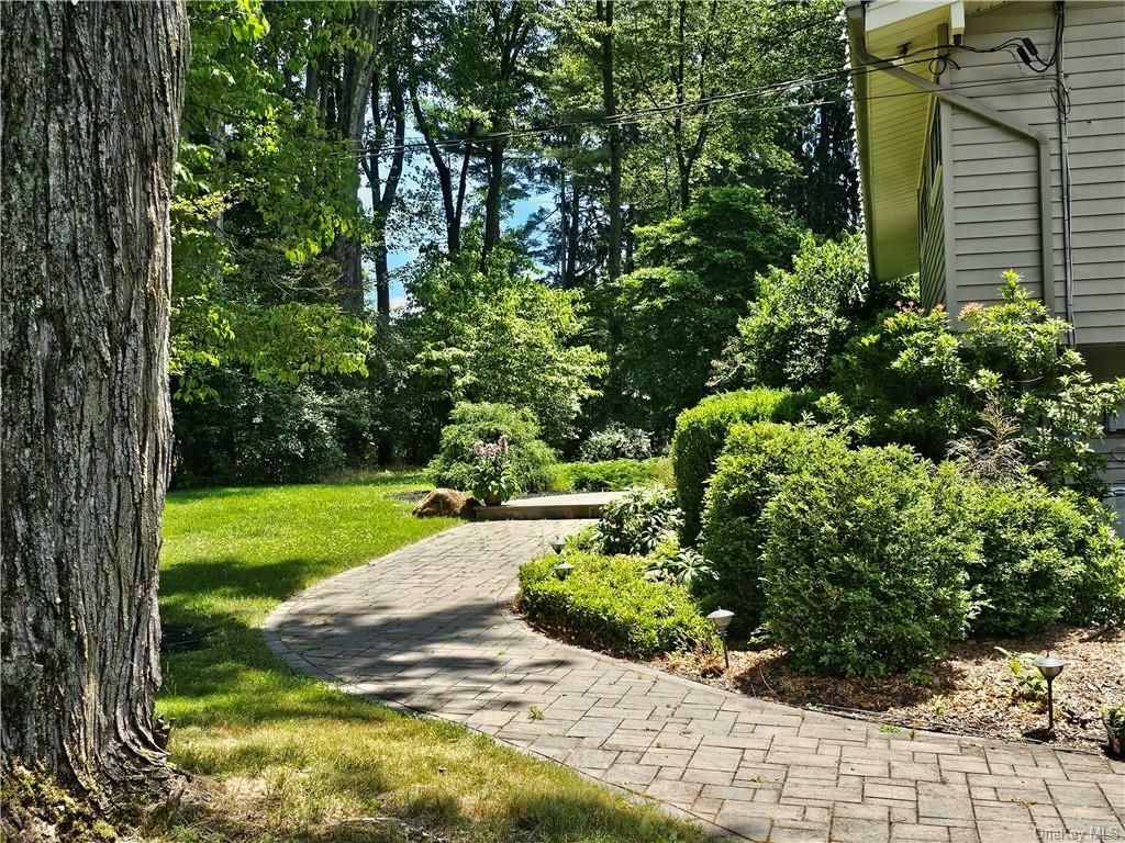 Property Photo:  3 Sandstone Trail  NY 10956 