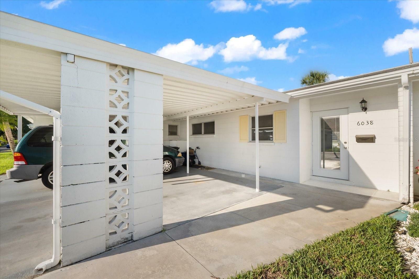 Property Photo:  6038 Lilli Way  FL 34207 