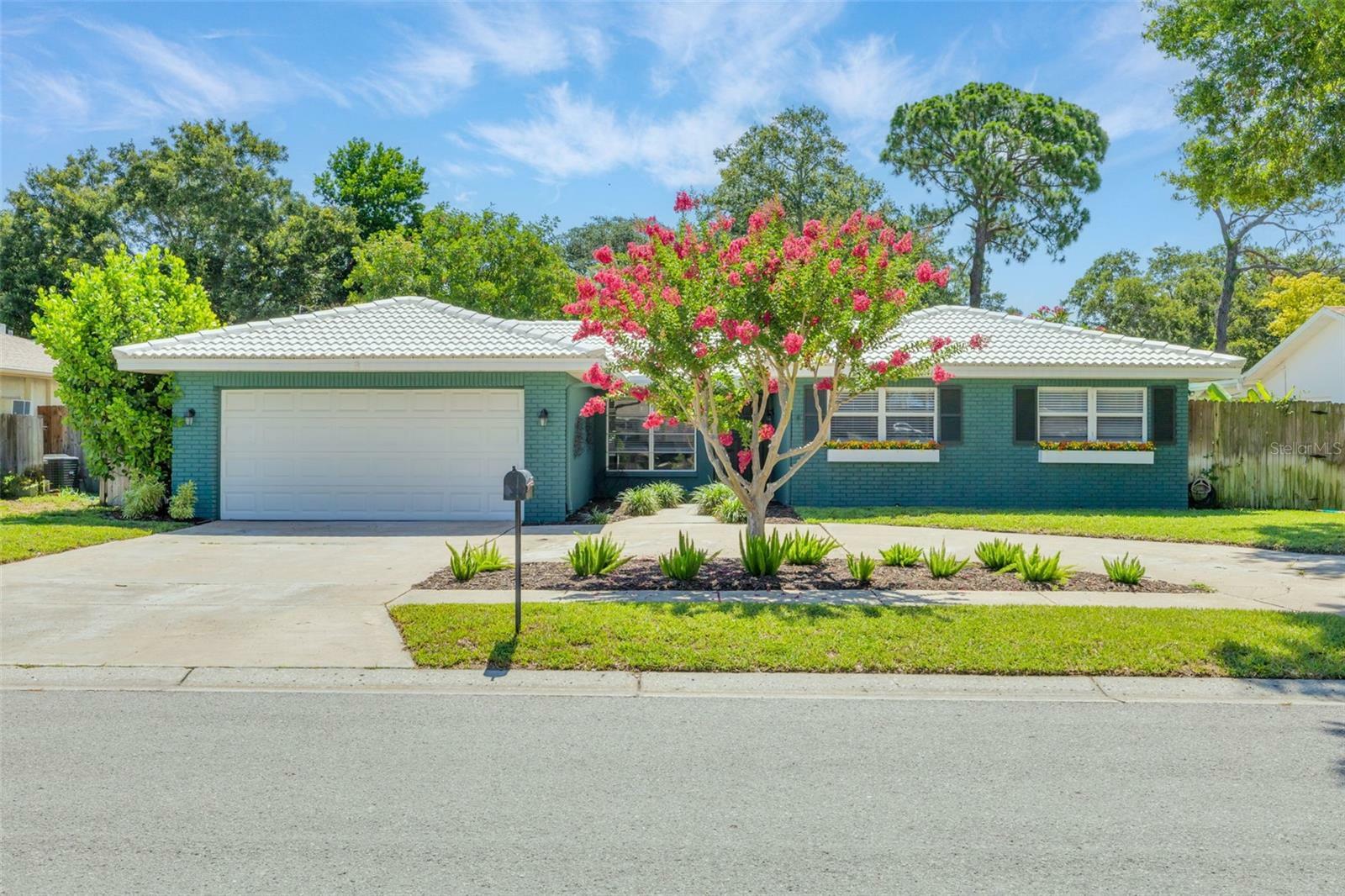 Property Photo:  8693 Pinetree Drive E  FL 33772 