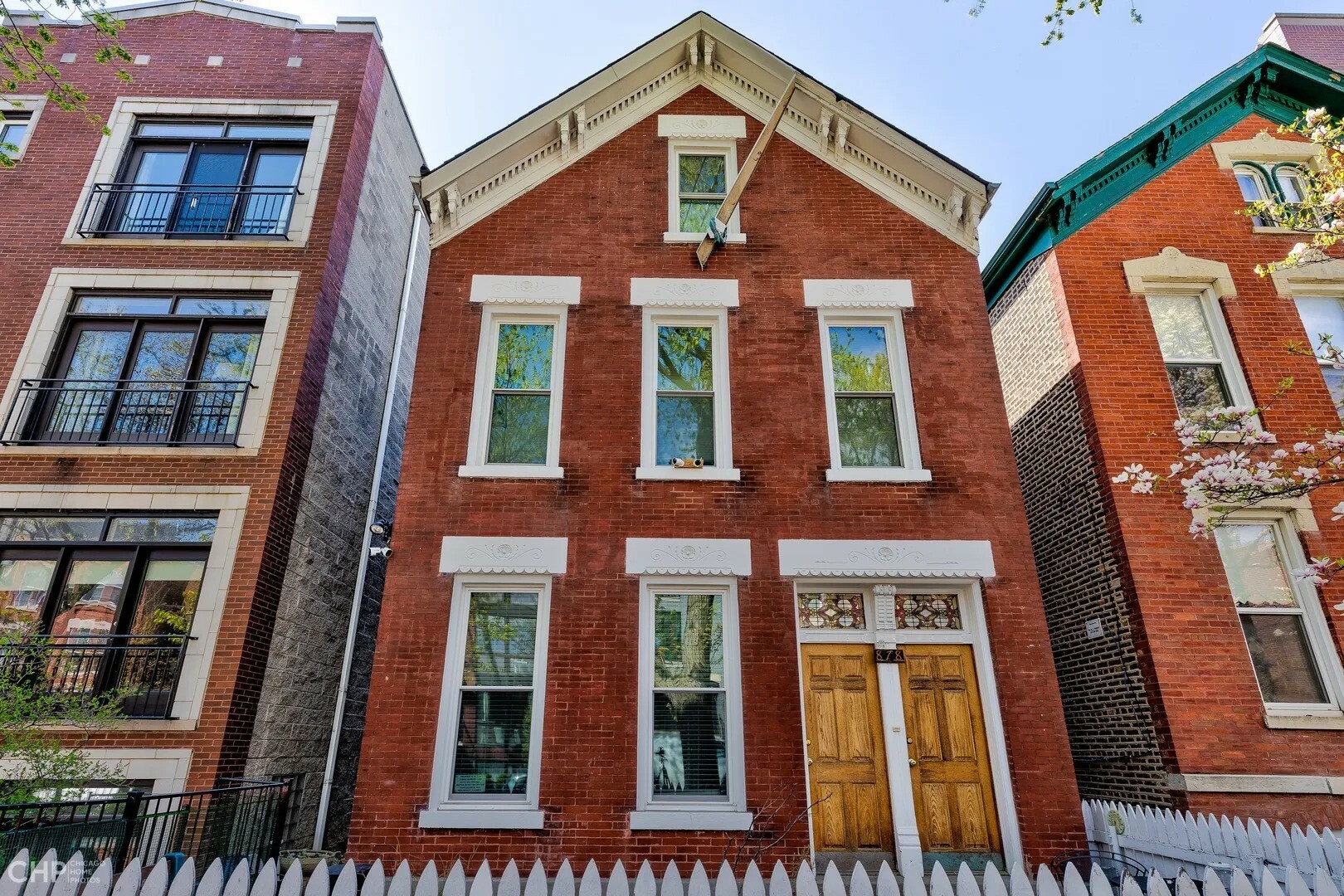 Property Photo: 878 N Hermitage Avenue Ch IL 60622