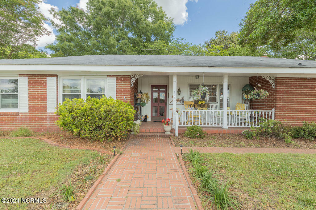 Property Photo:  309 E Commercial Avenue  NC 27883 