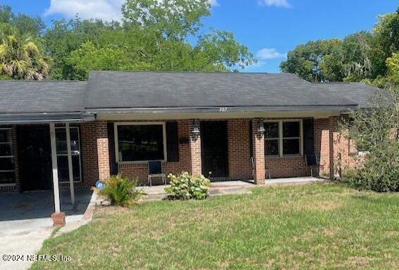 Property Photo:  707 N 18th Street  FL 32177 