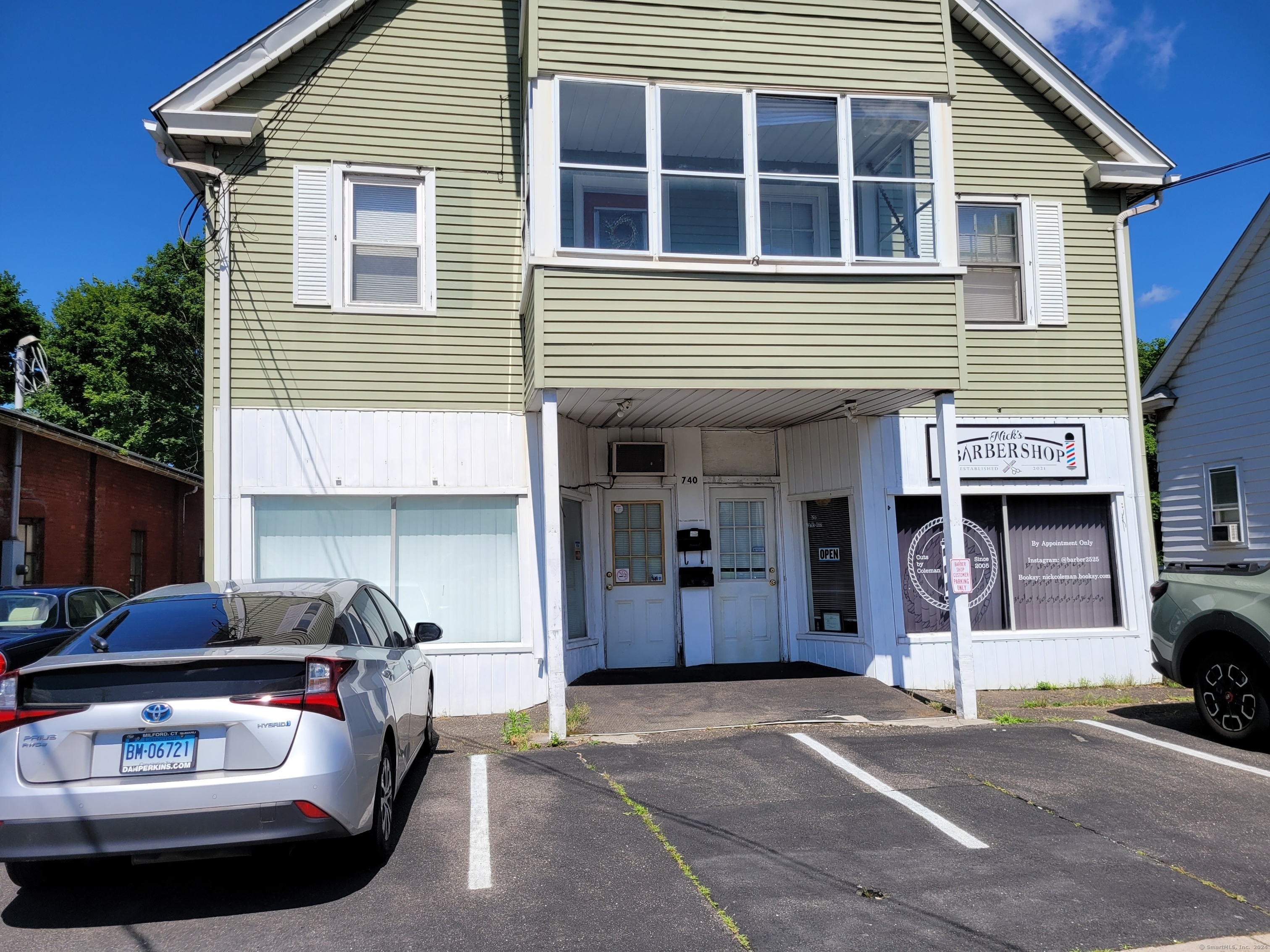 Property Photo: 740 Enfield Street CT 06082