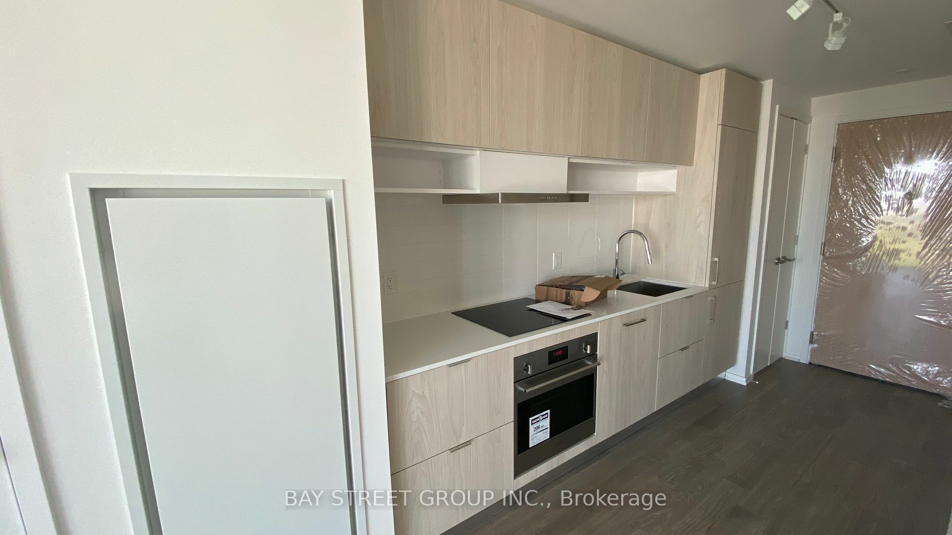 Property Photo:  5 Soudan Ave 2306  ON M4S 0B1 