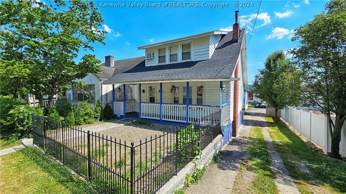 Property Photo: 2431 Washington Street WV 25357