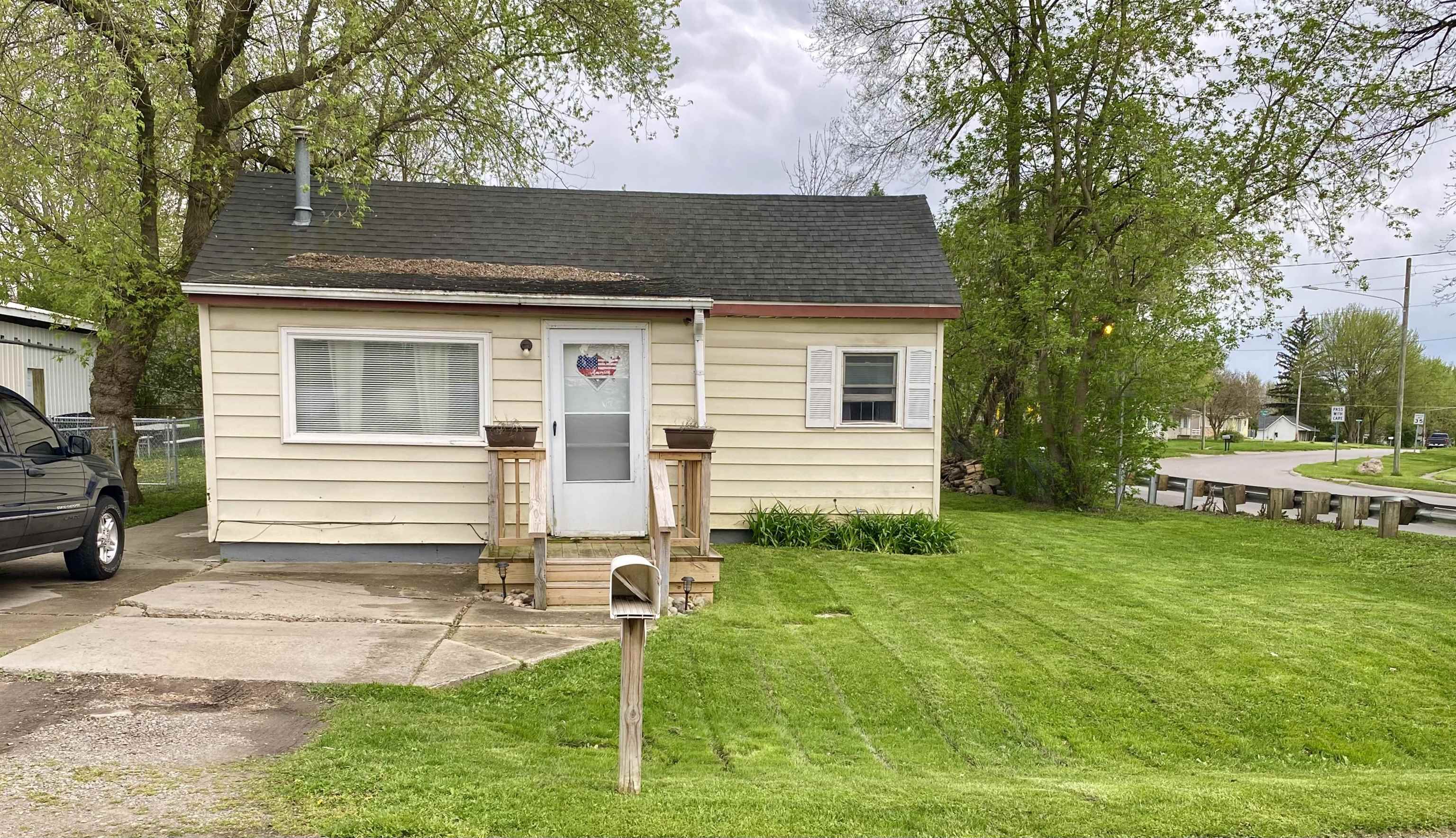 Property Photo:  3171 W Dartmouth  MI 48504 