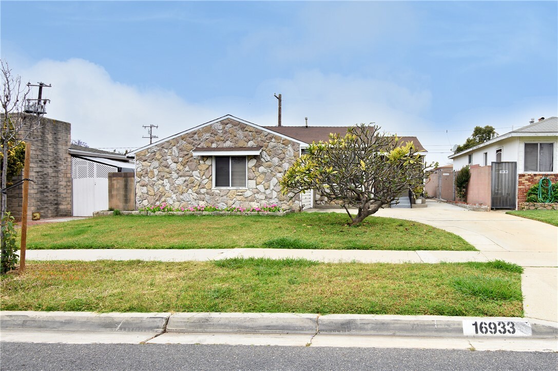 Property Photo:  16933 S Budlong Avenue  CA 90247 