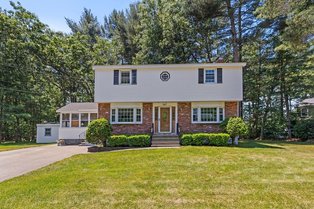 Property Photo:  71 Maureen Dr  MA 01876 