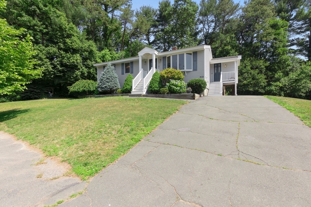 Property Photo:  33 Glen Dr  MA 01960 