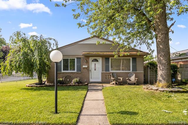 Property Photo: 27009 Jeannette MI 48180