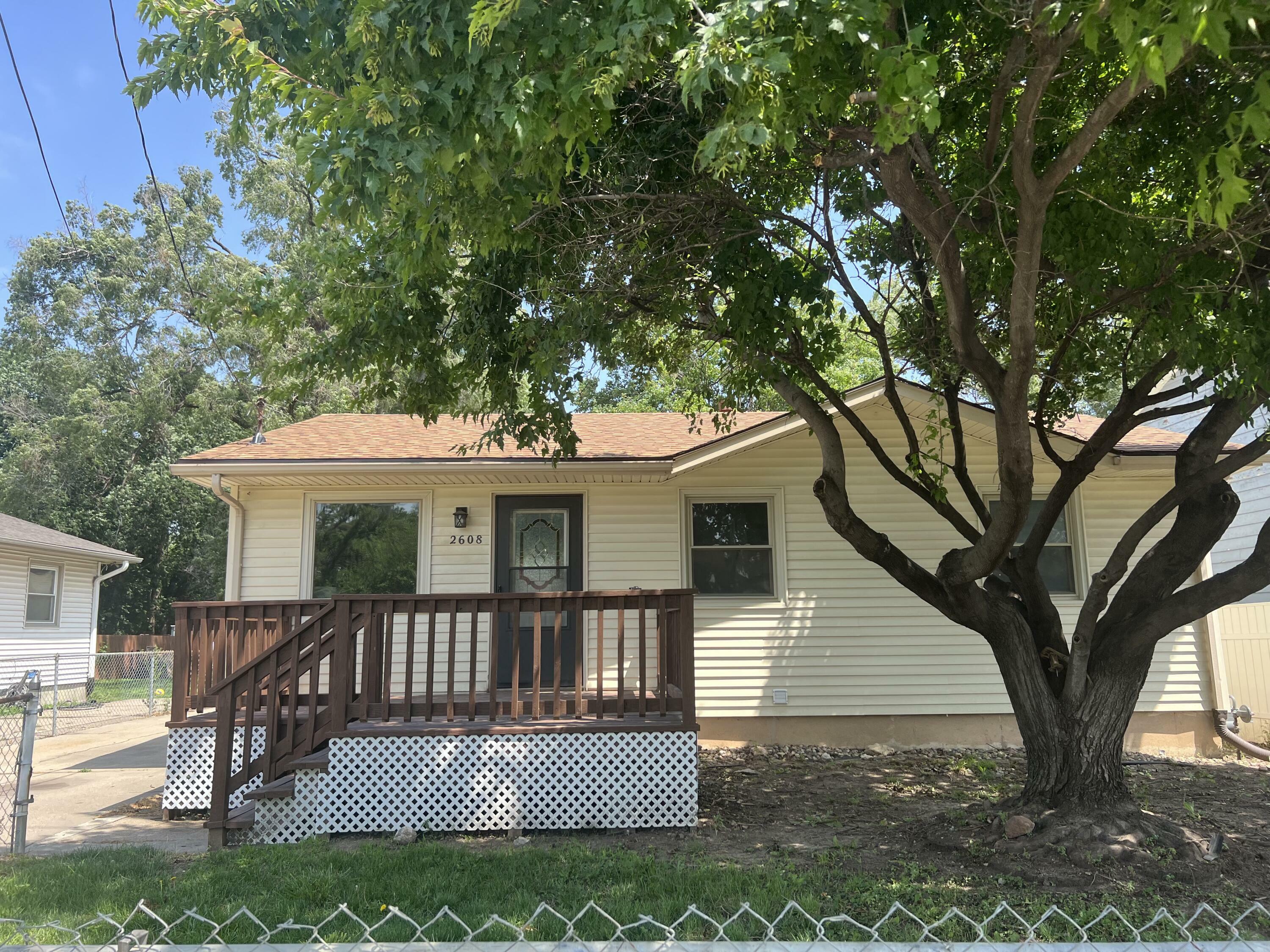 Property Photo:  2608 Avenue L  IA 51501 