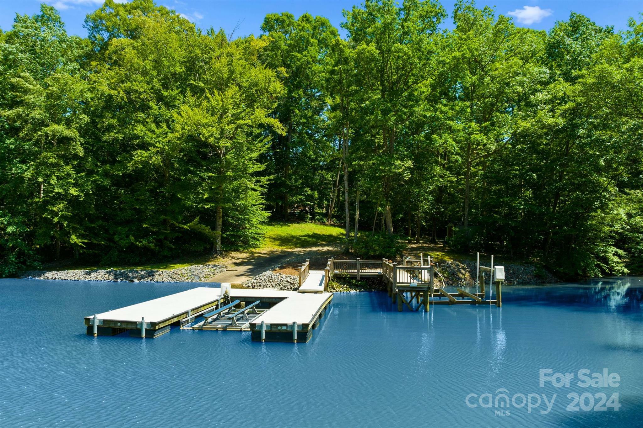 Property Photo:  8451 Ridgewood Road  NC 28673 