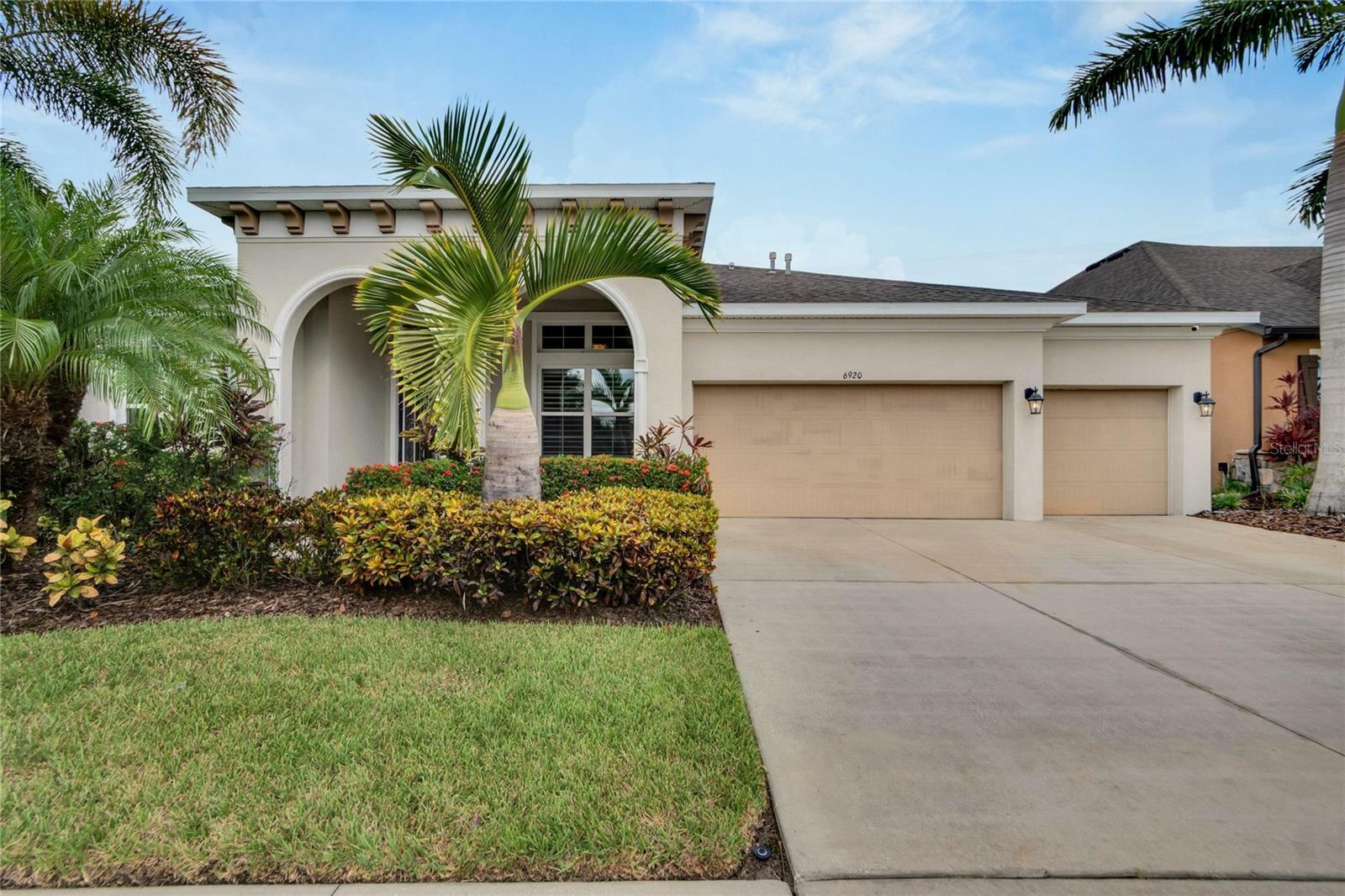 Property Photo:  6920 Crestpoint Drive  FL 33572 