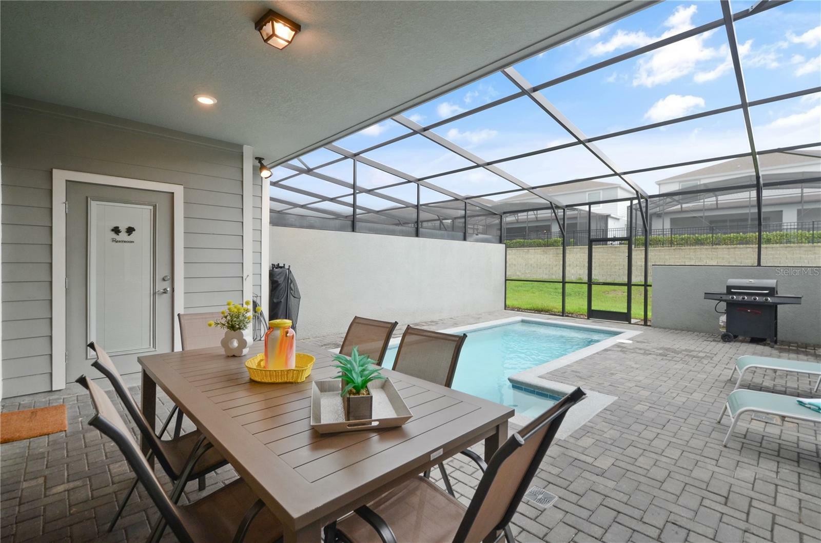 Property Photo:  926 Paradise Drive  FL 33897 