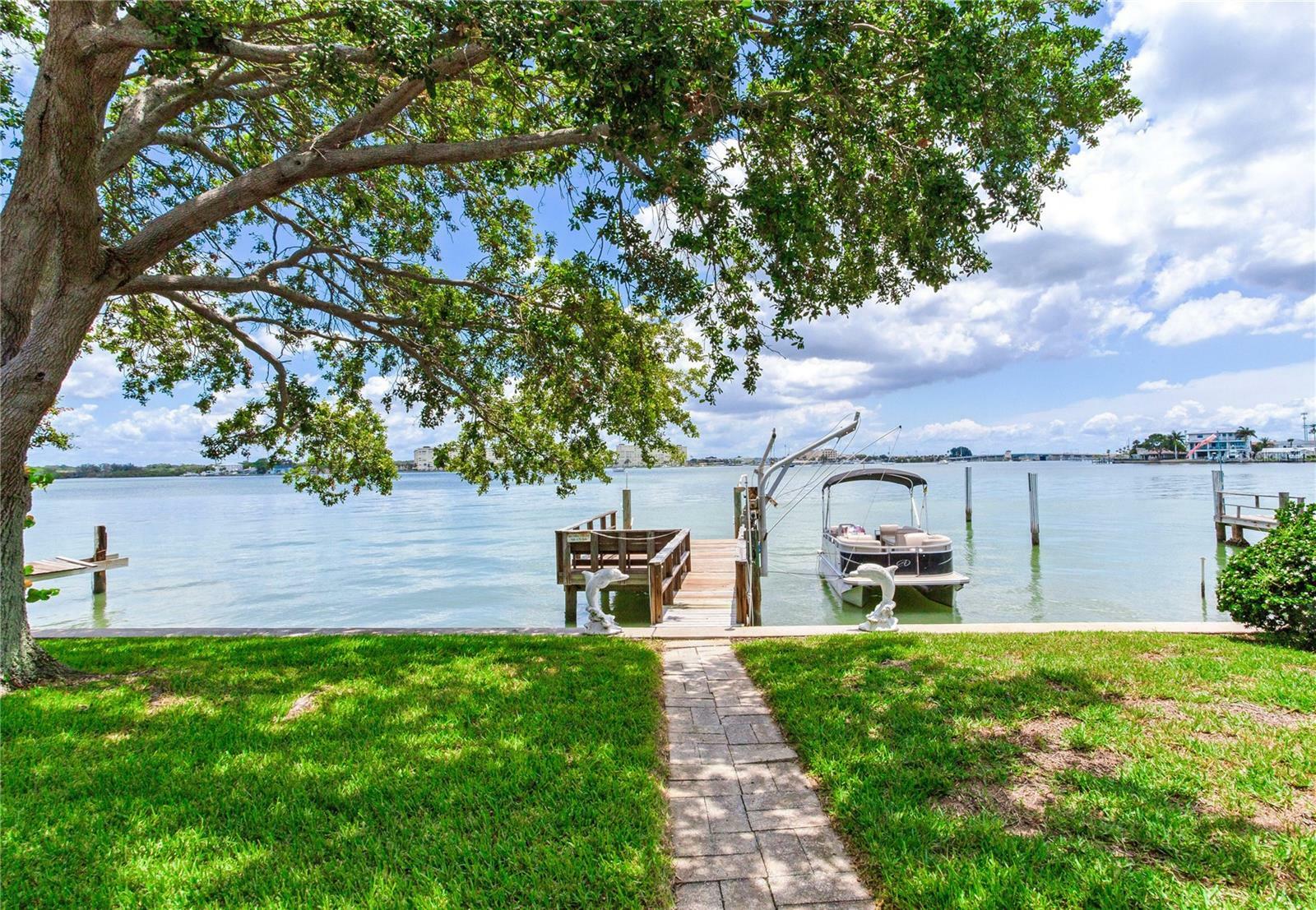 Property Photo:  15525 Redington Drive  FL 33708 