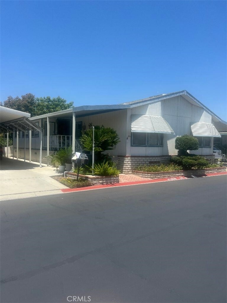 Property Photo:  1456 E Philadelphia 109  CA 91761 