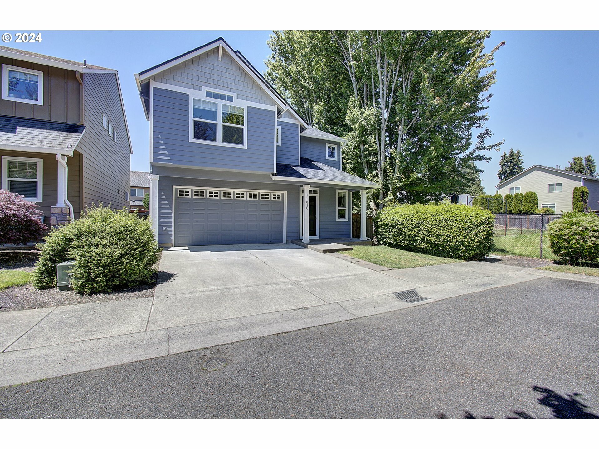 Property Photo:  11610 NW 27th Ct  WA 98685 