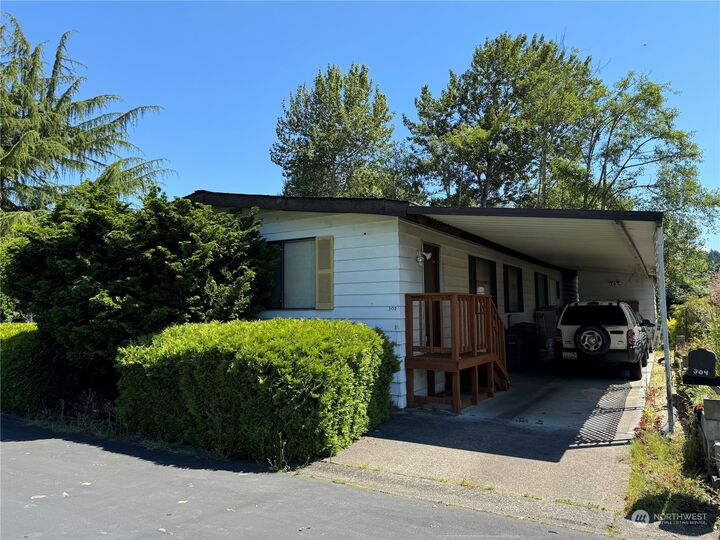 Property Photo:  3611 I Street NE 302  WA 98002 