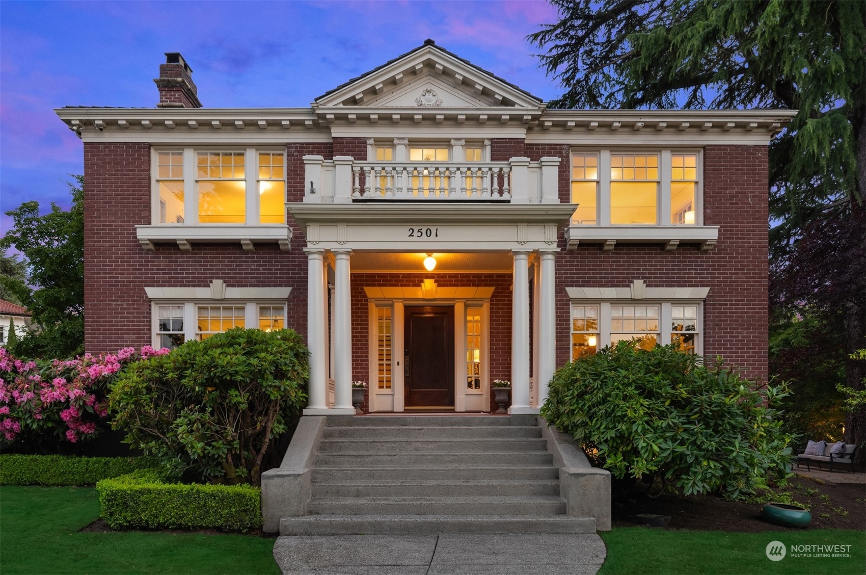 Property Photo: 2501 Cascadia Avenue S WA 98144