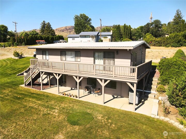 Property Photo:  2023  Deerpath Drive  WA 98844 