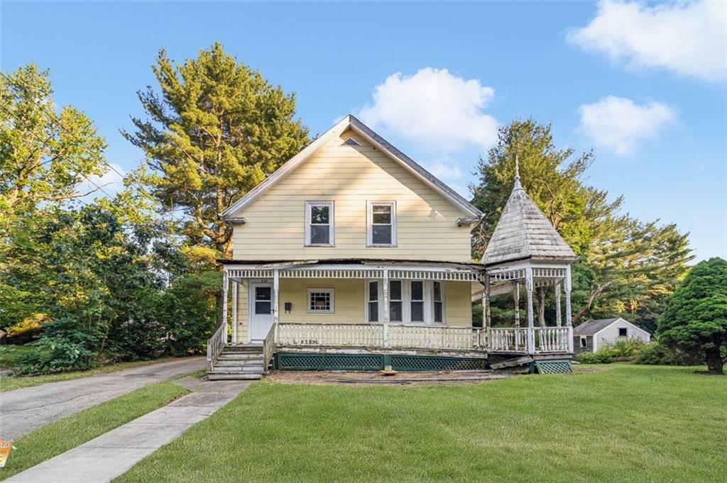 Property Photo:  239 East Avenue  RI 02830 