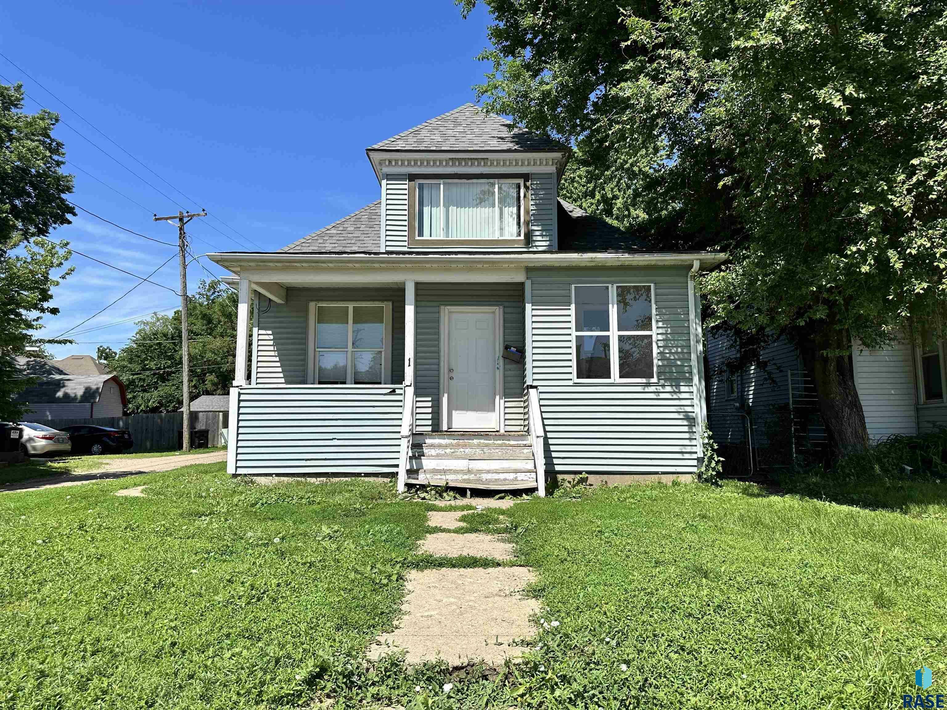 Property Photo:  313 S Prairie Ave  SD 57104 