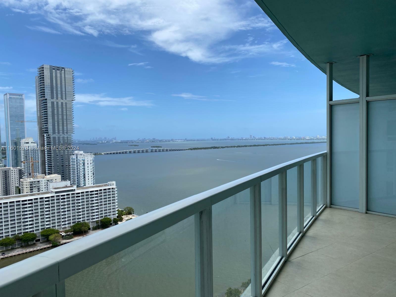 Property Photo:  1900 N Bayshore Dr 3006  FL 33132 