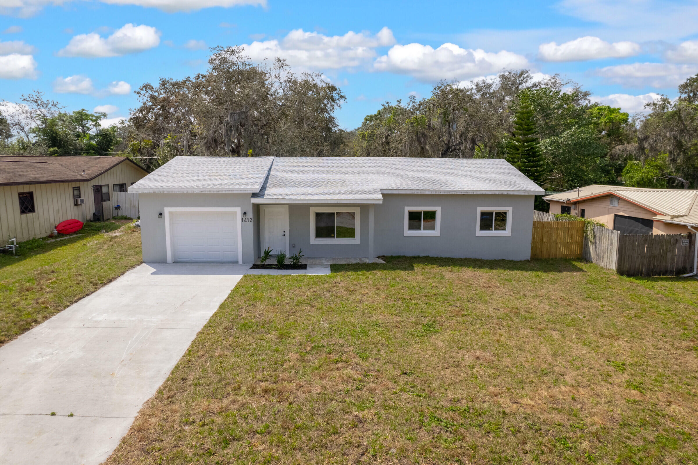 Property Photo:  1412 Elm Terrace  FL 32780 