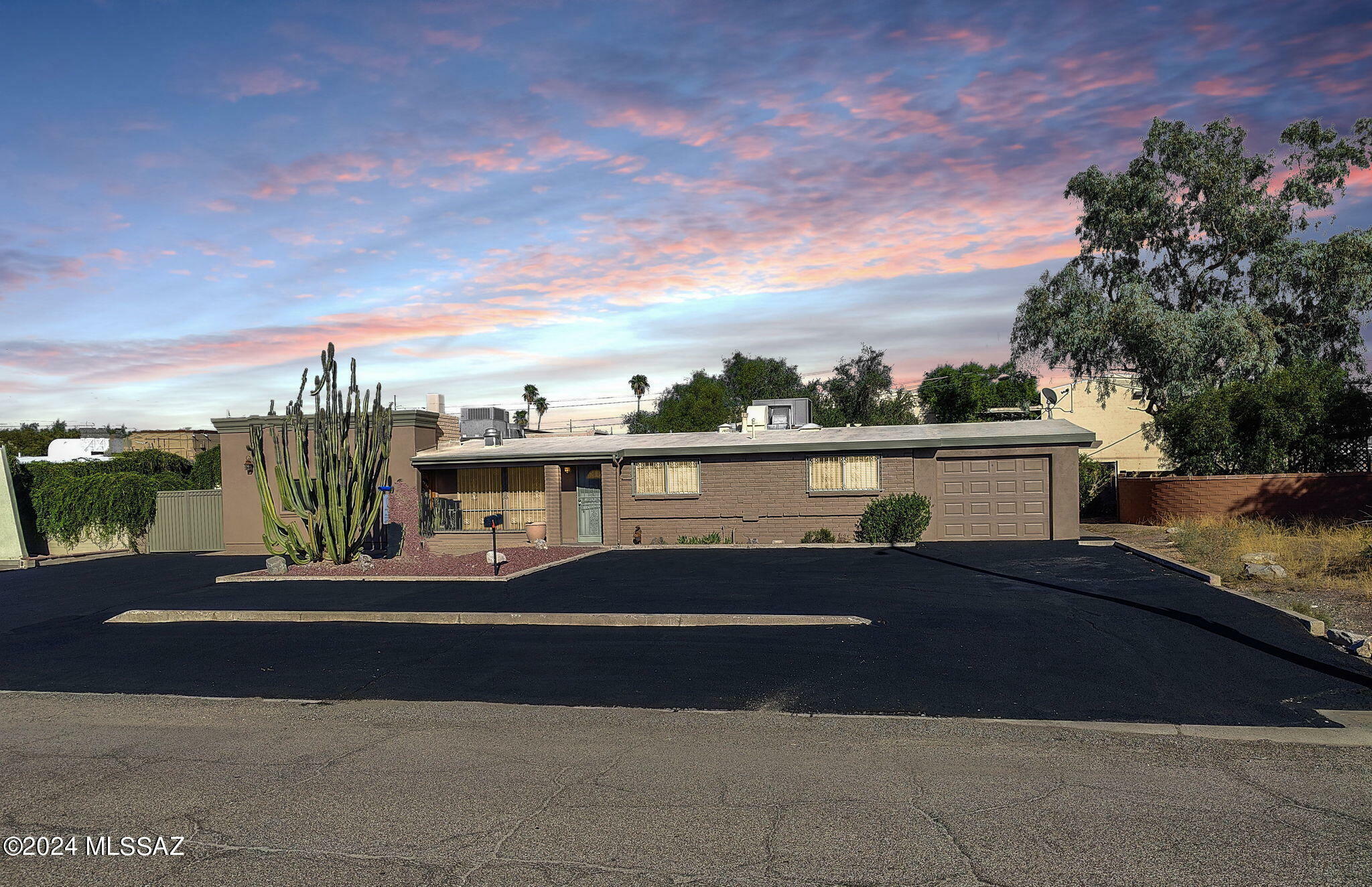 Property Photo:  121 S Langley Avenue  AZ 85710 