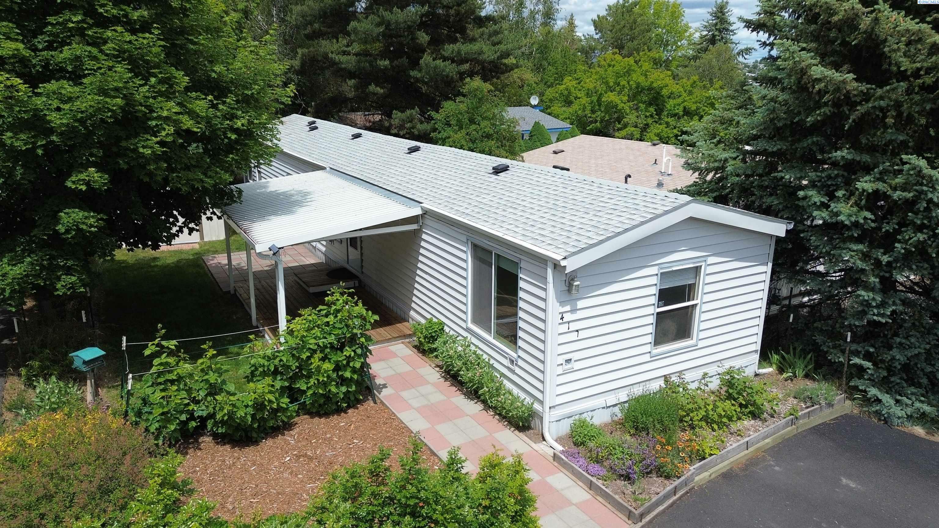 Property Photo:  417 NW Parkwest Dr  WA 99163 