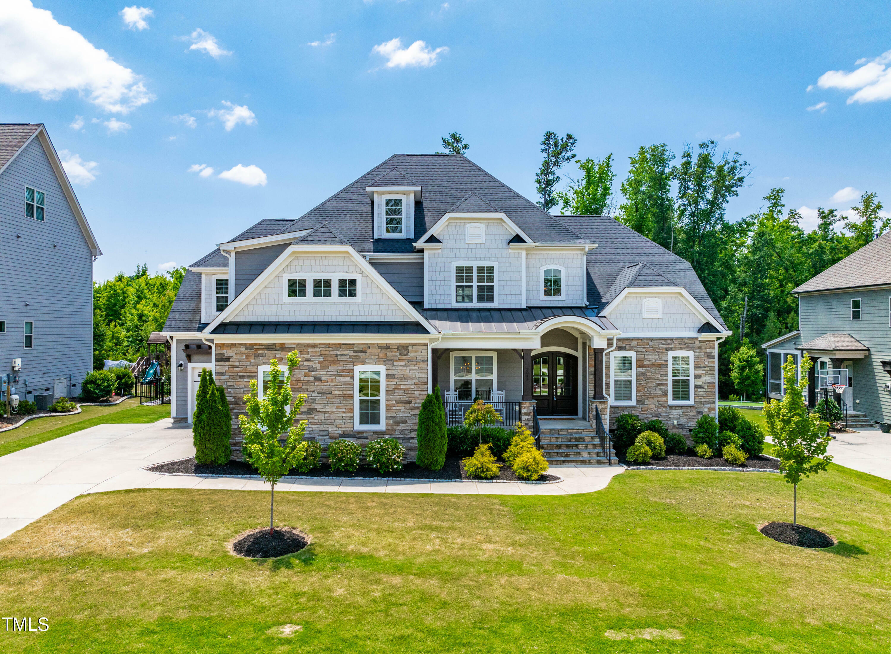 Property Photo: 2049 Vandiver Way NC 27523