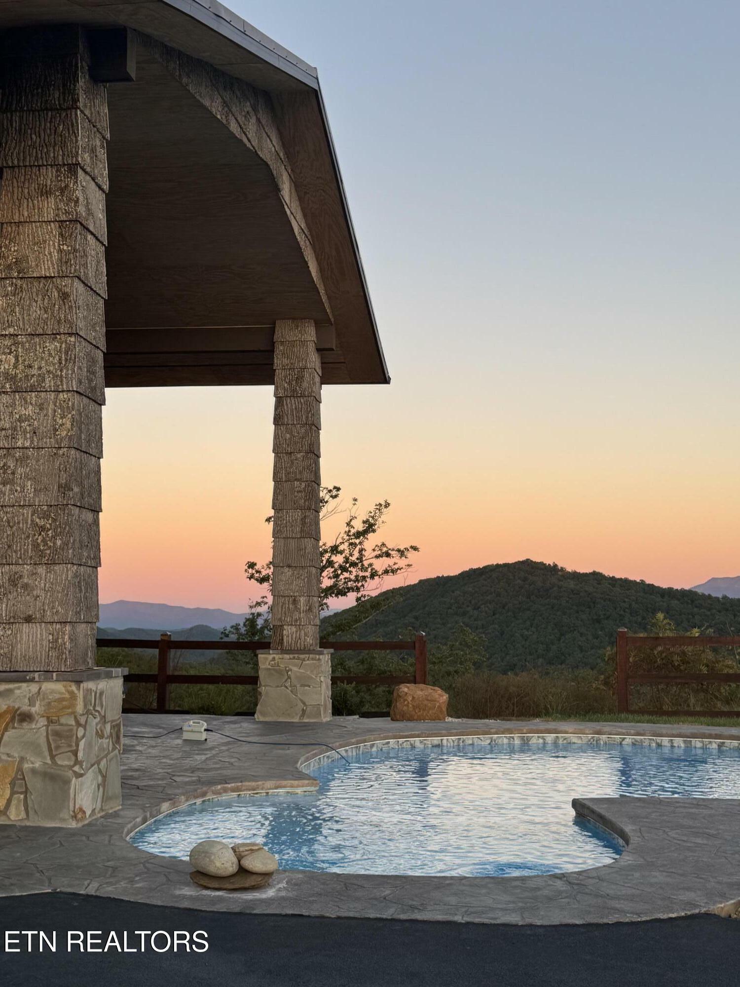 Property Photo: 3661 Richardson Cove Rd TN 37876