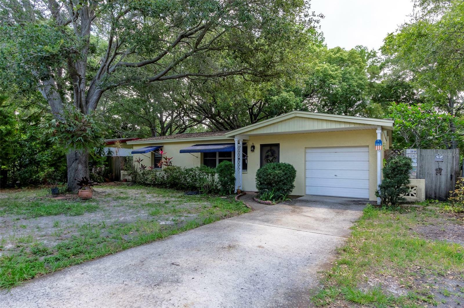 Property Photo: 205 Evelyn Avenue FL 33765