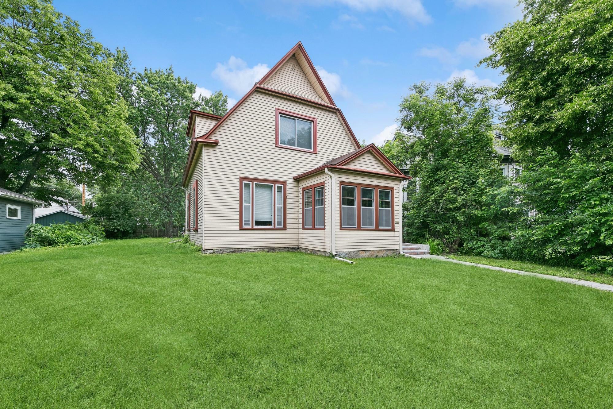 Property Photo:  1884 Carroll Avenue  MN 55104 