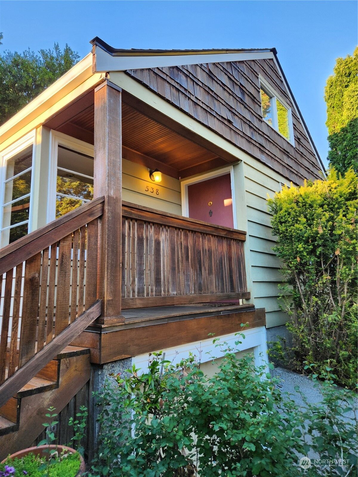 Property Photo: 538 NE 94th Street WA 98115