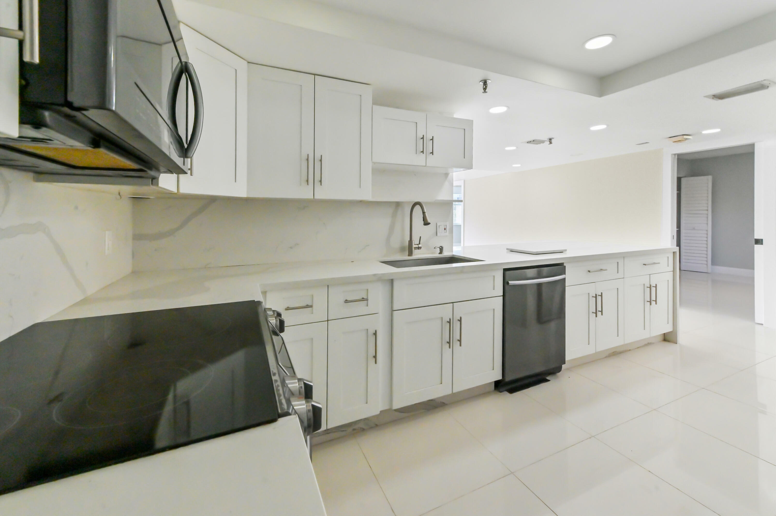 Property Photo: 198 NW 67th Street 302 FL 33487