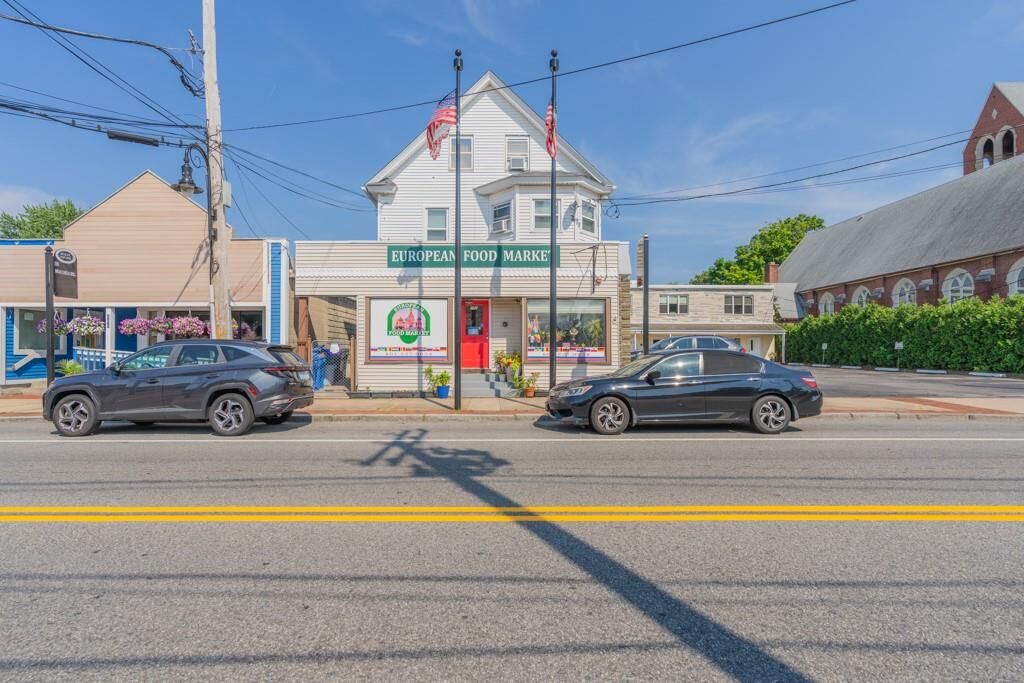 Property Photo: 102 Rolfe Square RI 02910