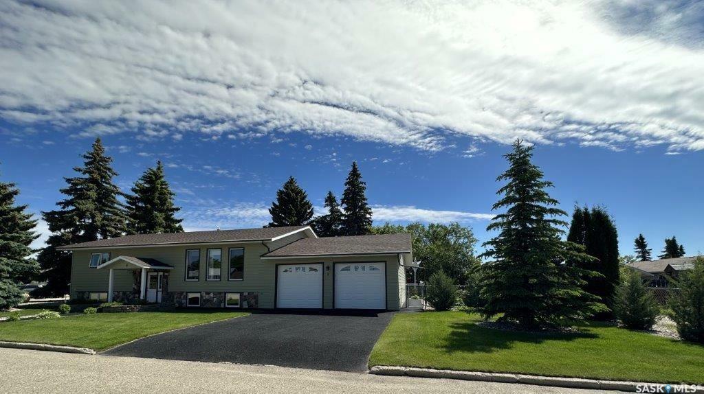 Property Photo:  8 Birch Place  SK S0K 2M0 