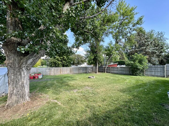 Property Photo:  304 NE 15th Ave  SD 57401 