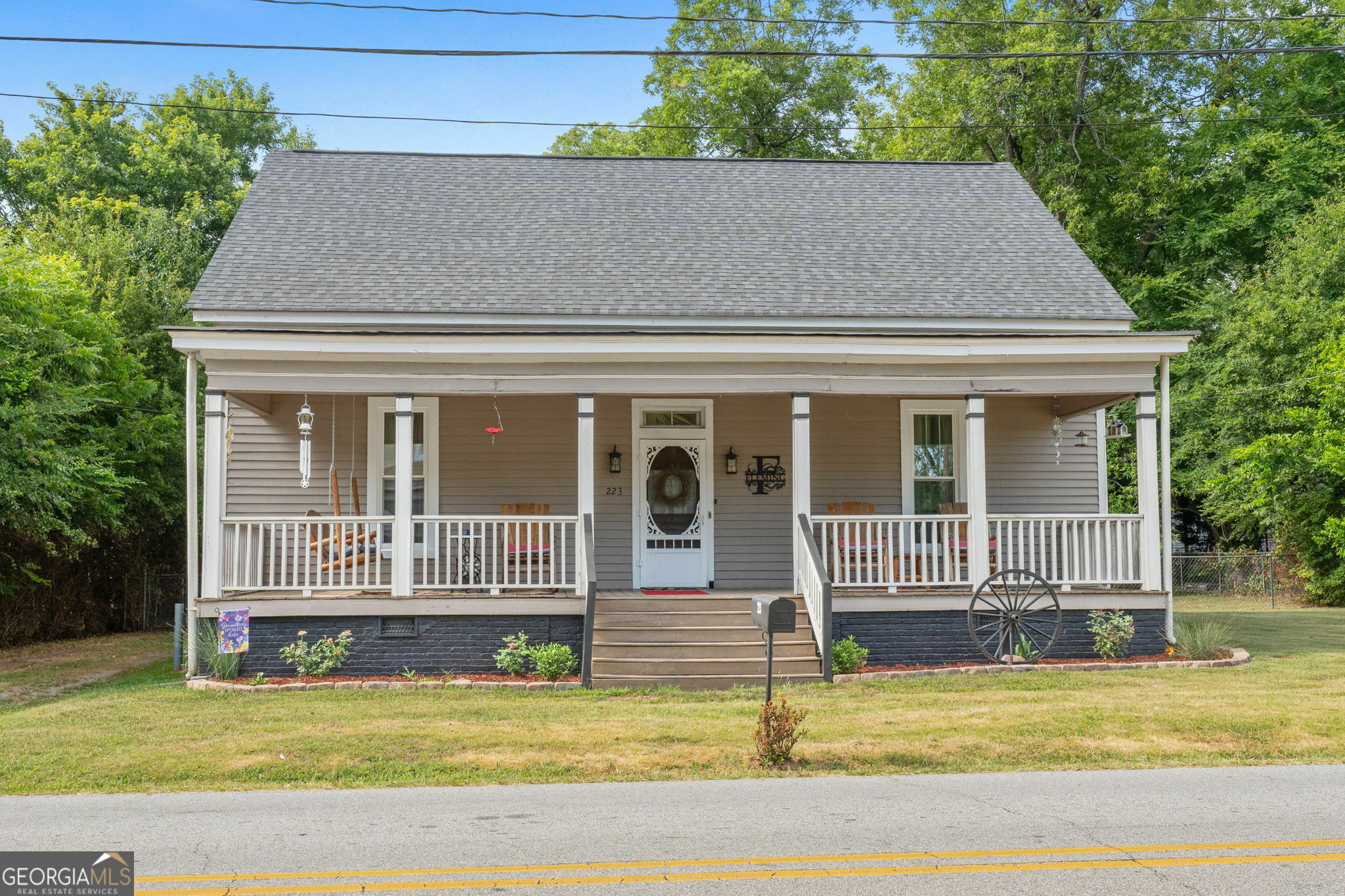 Property Photo:  223 W Martin Luther King Jr Drive  GA 30233 