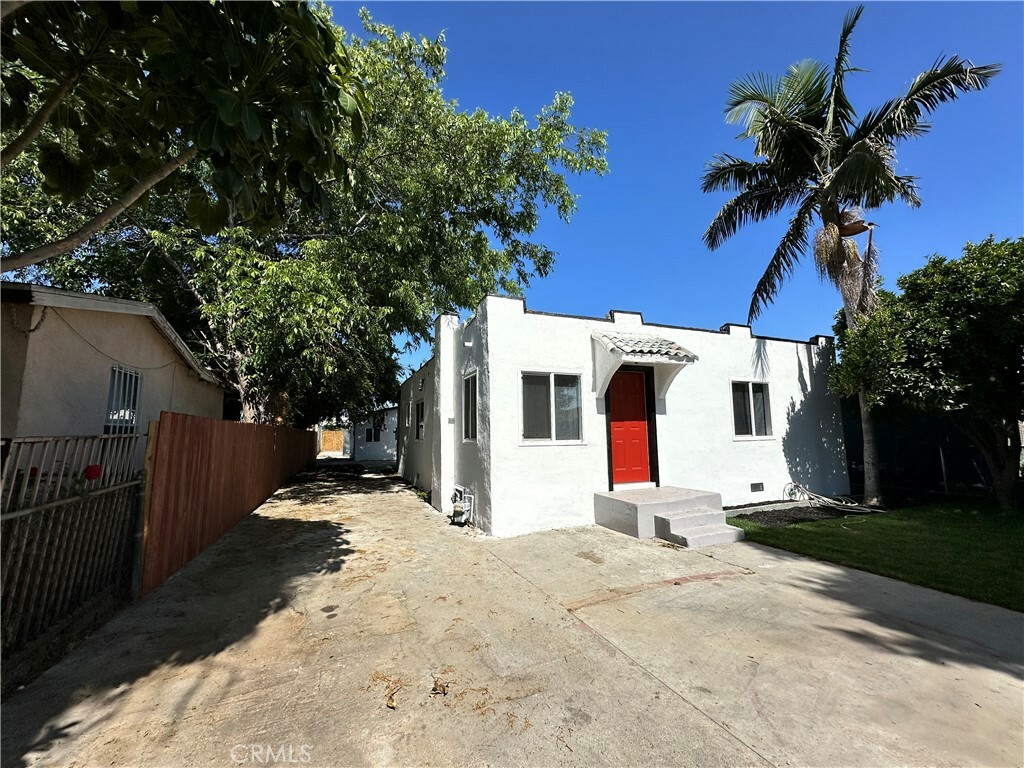 Property Photo: 8625 Ivy Street CA 90002