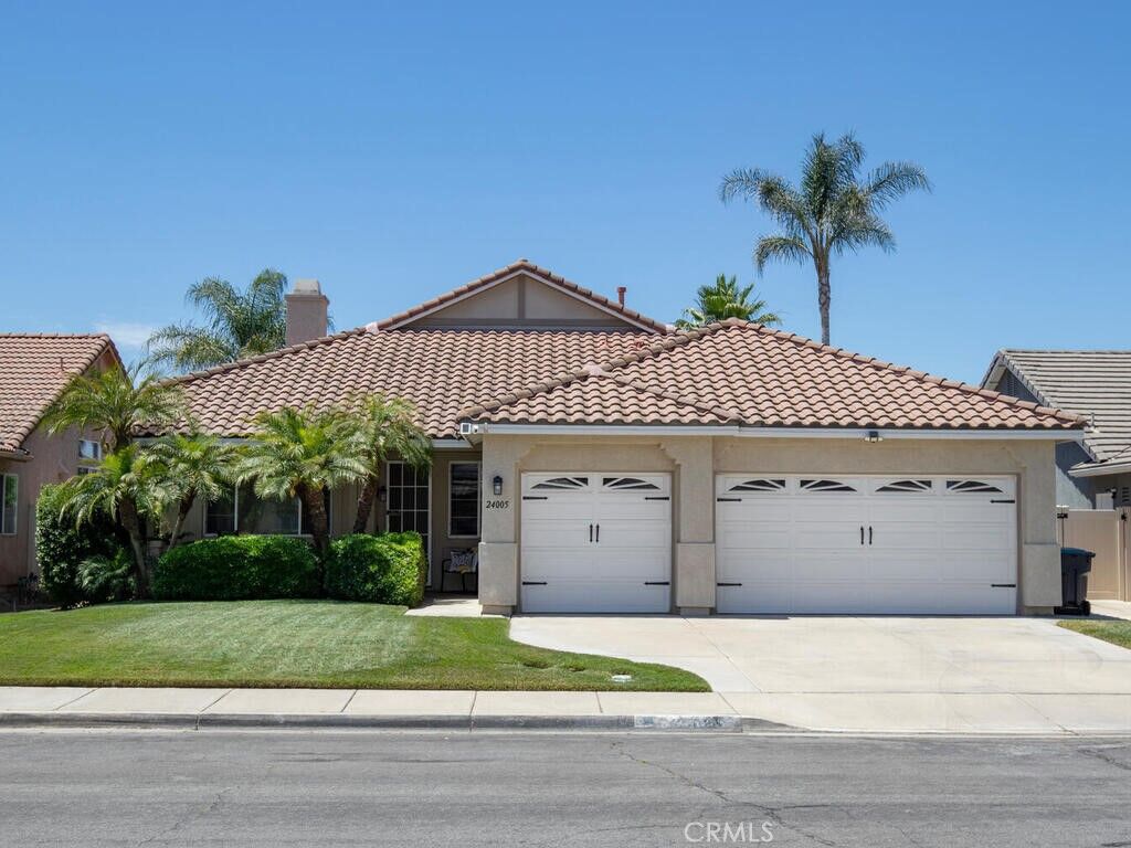Property Photo:  24005 Chatenay Lane  CA 92562 
