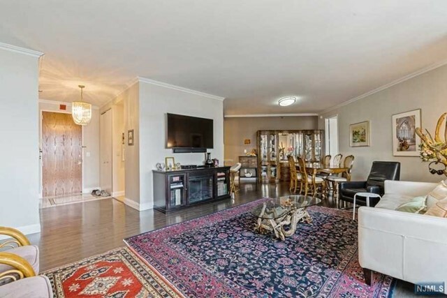 Property Photo:  100 Carlyle Drive 12en  NJ 07010 