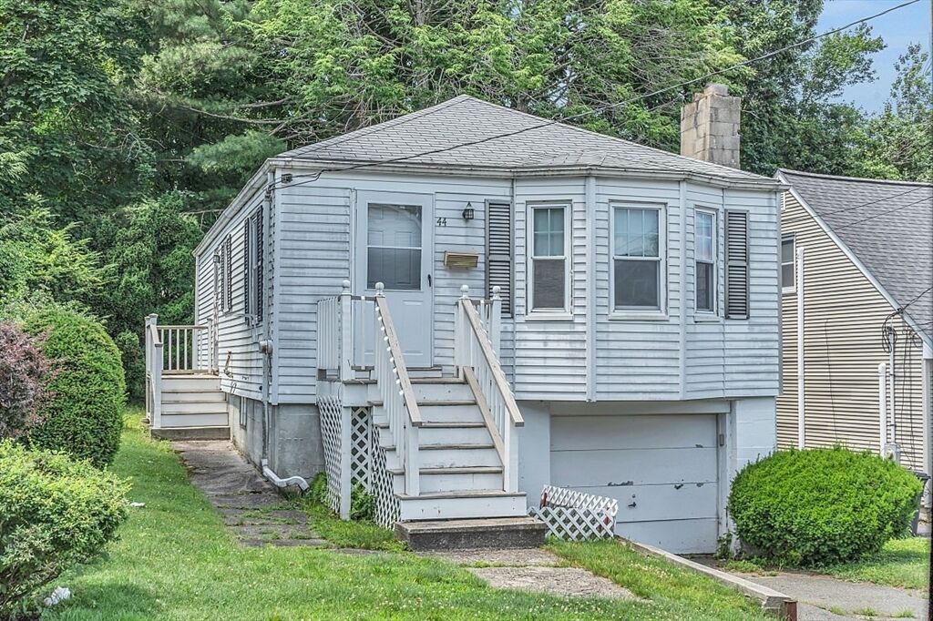 Property Photo: 44 Lakeview Terrace MA 02451