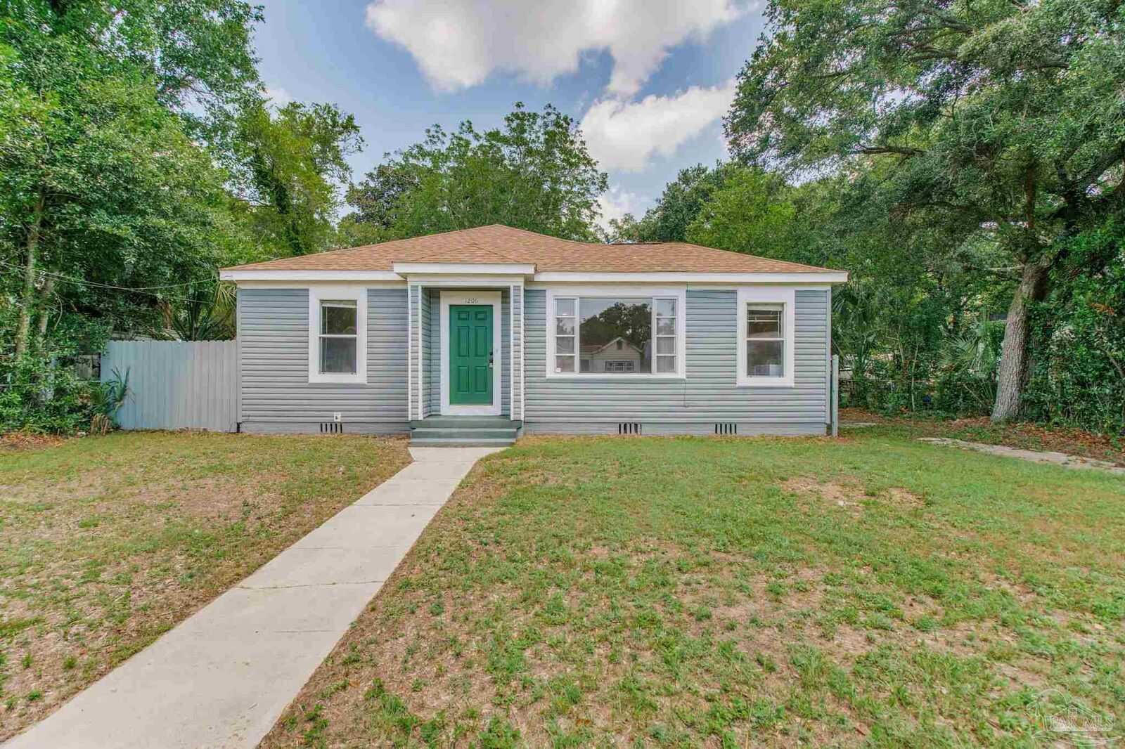 Property Photo:  1206 Dexter Ave  FL 32507 