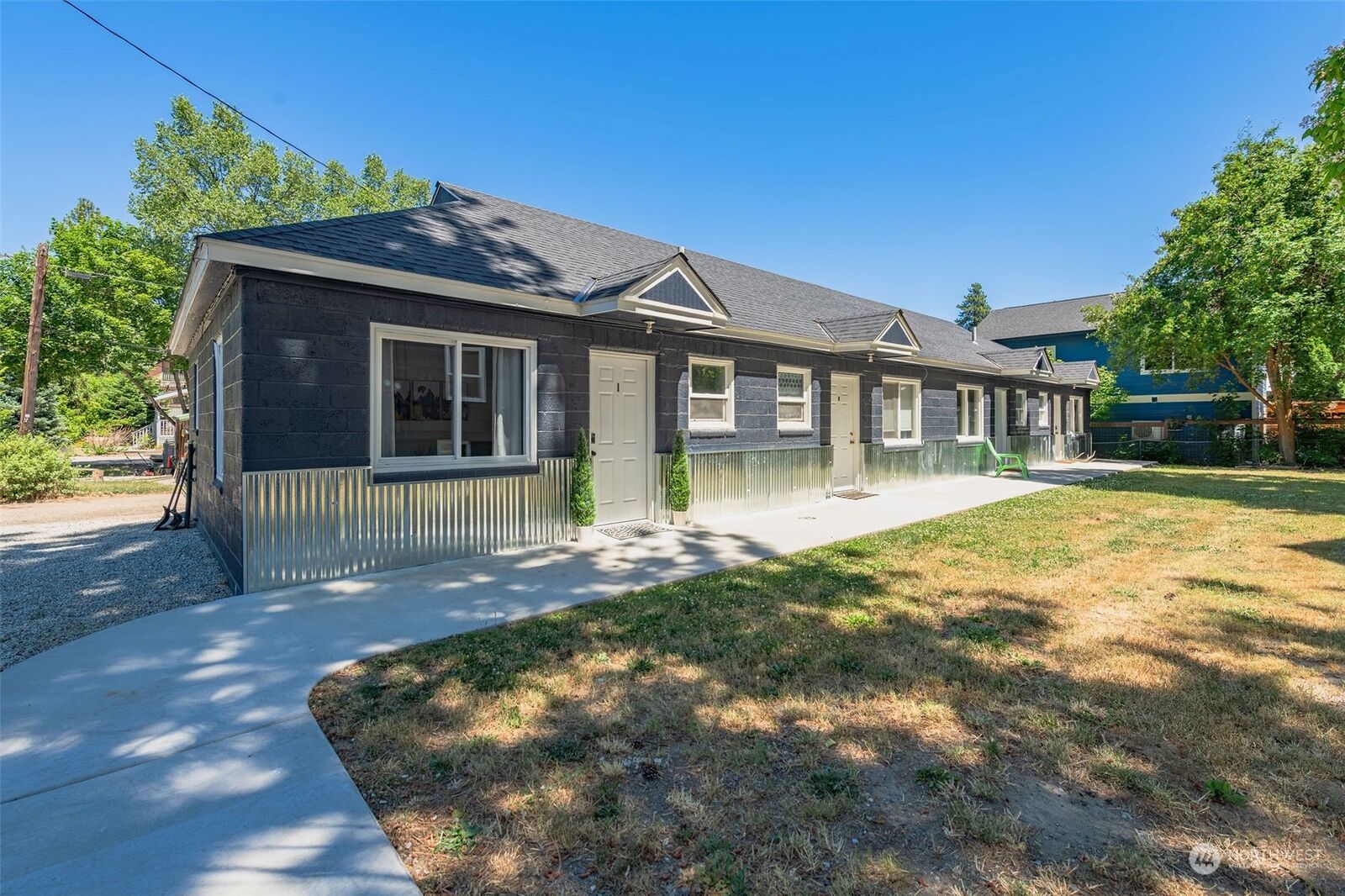 Property Photo:  230 Central Avenue  WA 98826 