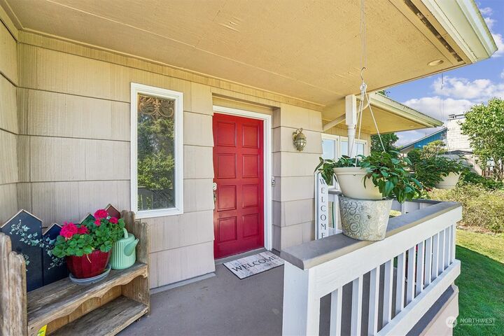 Property Photo:  2469 N Lafayette Avenue  WA 98312 